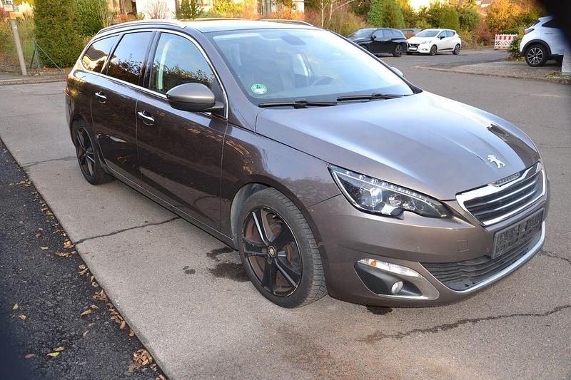 Grau Gebraucht 2014 Peugeot 308 SW Active Kombi | 5.800 € - Bild 1/4