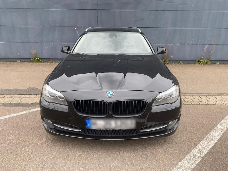 Schwarz Gebraucht 2012 BMW 525 Kombi | 8.500 € (Guter Preis) - Bild 1/4