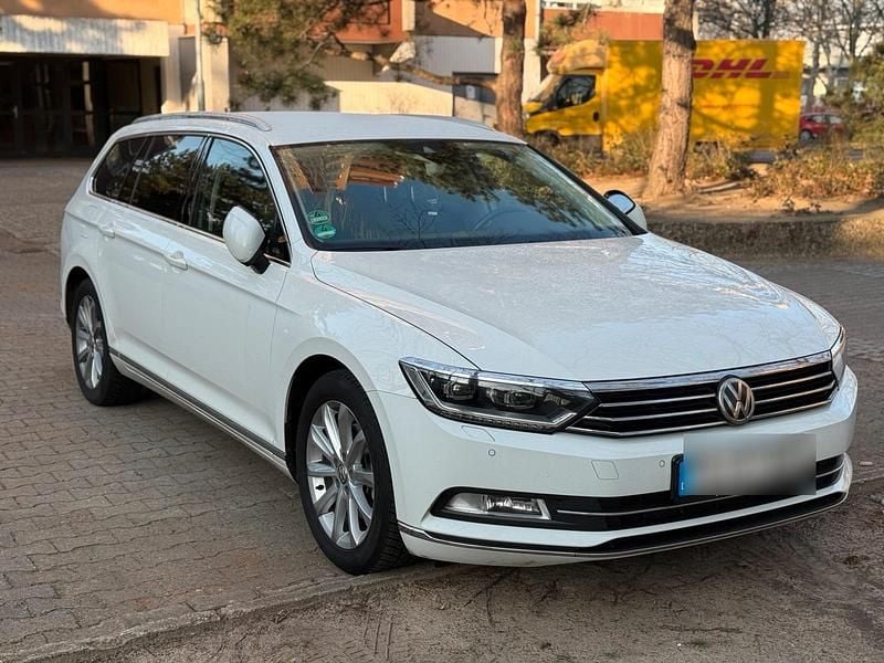 Weiß Gebraucht 2015 VW Passat Highline Kombi | 12.500 € (Guter Preis) - Bild 1/4