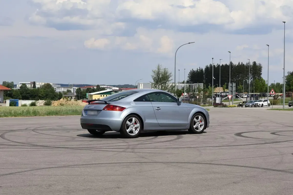 Gebraucht Audi TT S-Line 200 PS (147 kW) 2009 Silber Coupé
