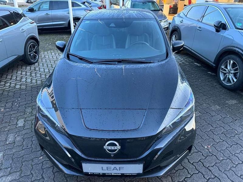 Gebraucht Nissan Leaf Tekna 110 kW (150 PS) 2023 Black (m) Kleinwagen