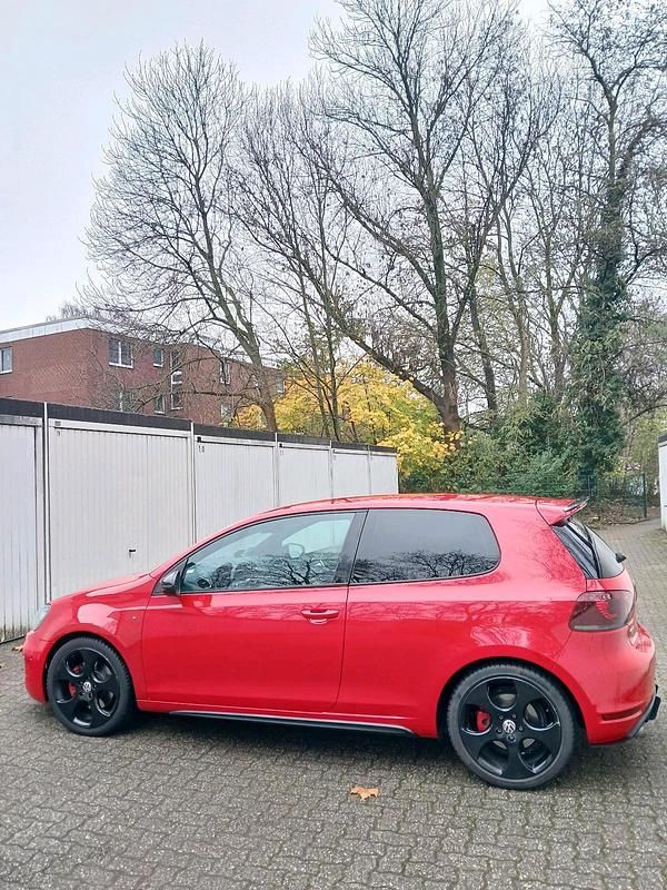 Rot Gebraucht 2009 VW Golf VI GTI Limousine | 12.500 € - Bild 1/4