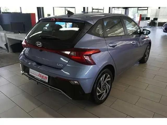 Gebraucht Hyundai i20 Trend 101 PS (74 kW) 2024 Blau Kleinwagen