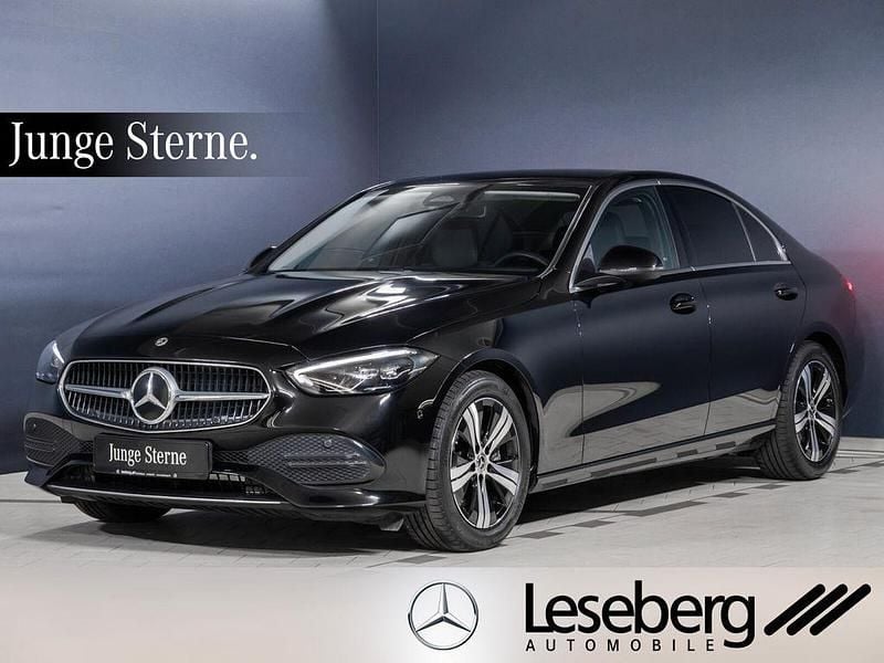 Obsidianschwarz Gebraucht 2023 Mercedes C220 Avantgarde Limousine | 35.980 € (Fairer Preis) - Bild 1/4