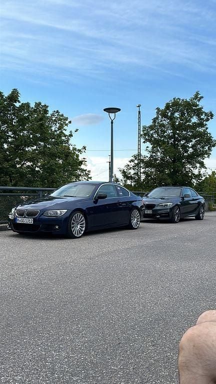 Blau Gebraucht 2010 BMW 330 Performance Coupé | 11.000 € (Superpreis) - Bild 1/4