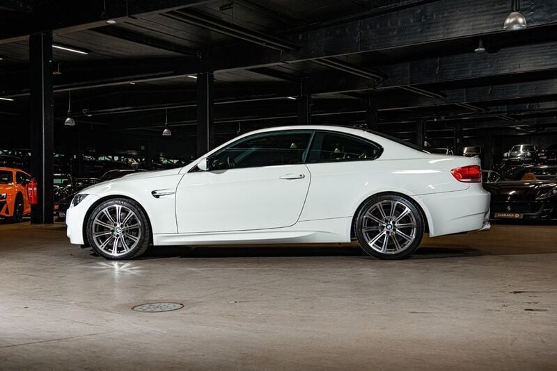 Używany BMW M3 Performance 420 KM (308 kW) 2007 Biały Coupe