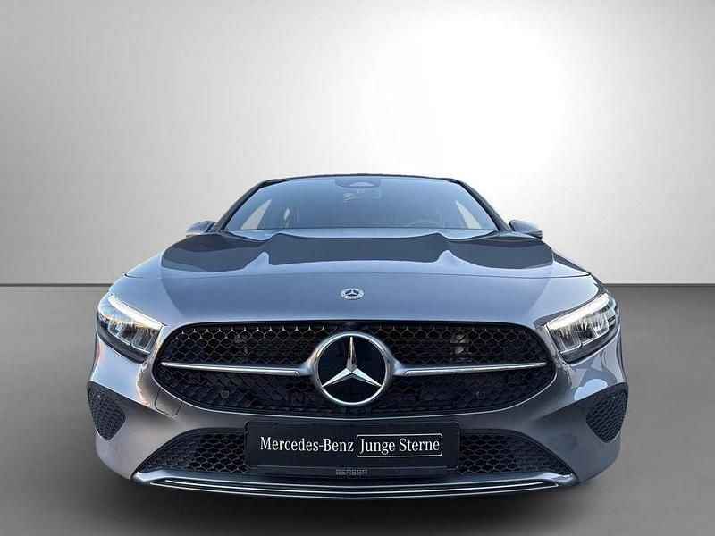 Gebraucht Mercedes A180 Progressive 136 PS (100 kW) 2024 Grau Limousine