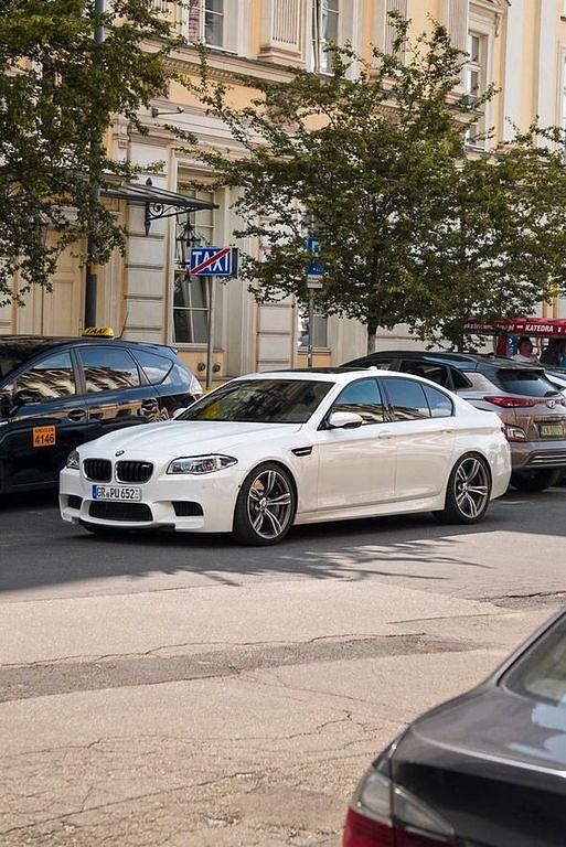 Gebraucht BMW M5 Performance 560 PS (411 kW) 2014 Weiß Limousine