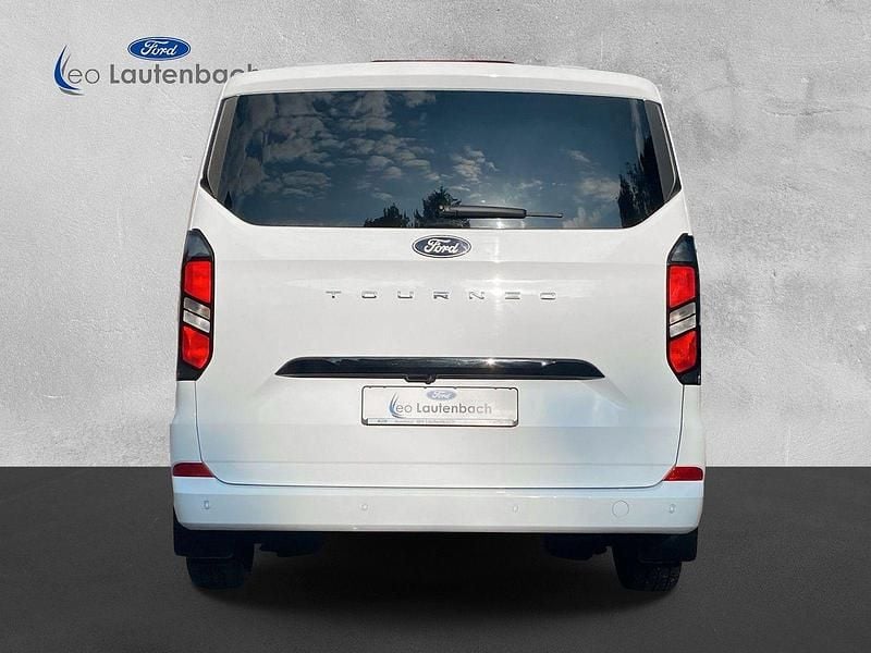 Gebraucht Ford Tourneo Custom Titanium 150 PS (110 kW) 2024 Frostweiß Van