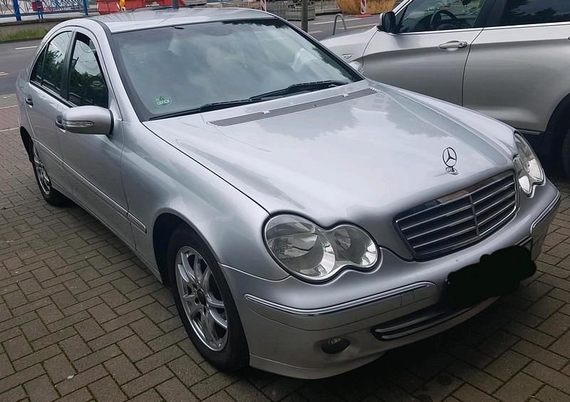 Gebraucht Mercedes C200 122 PS (89 kW) 2004 Silber Limousine