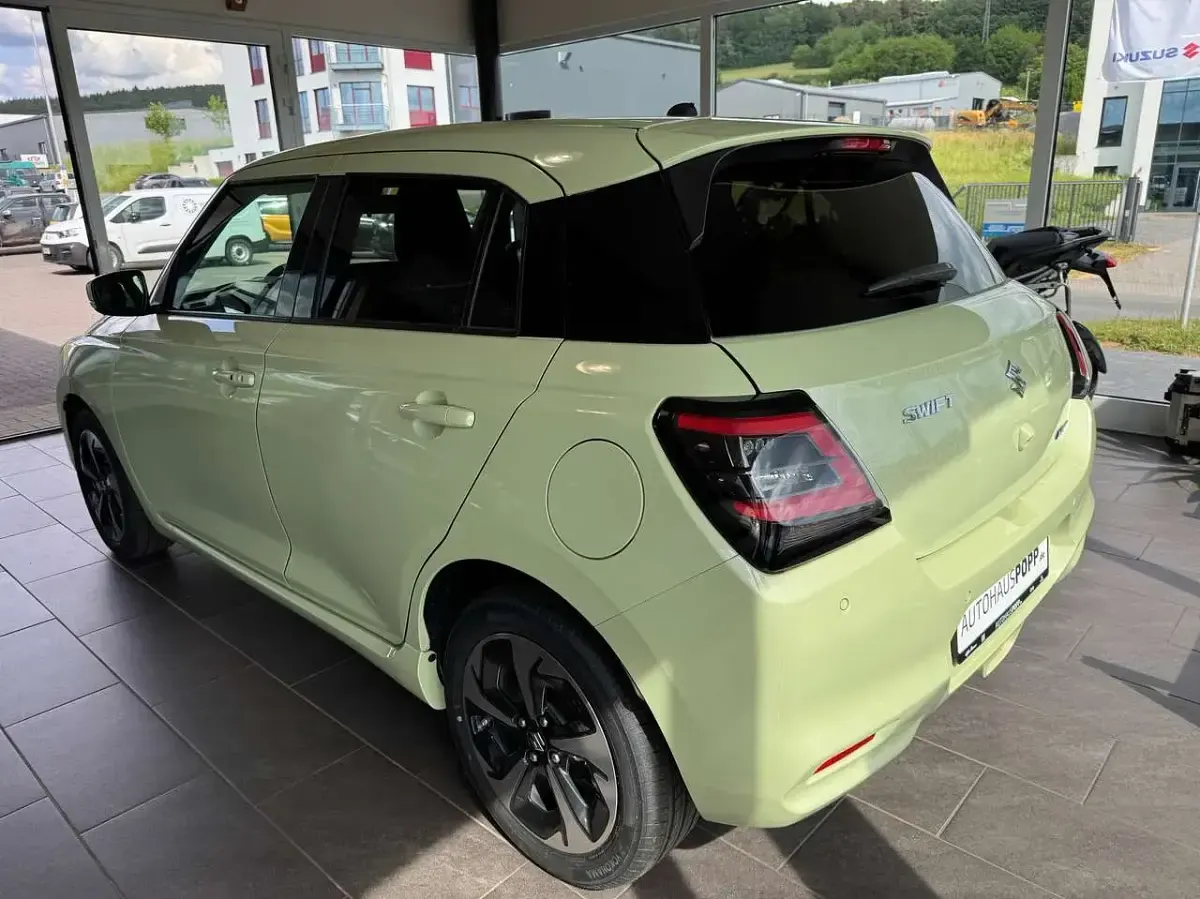 Neu Suzuki Swift Comfort+ 83 PS (61 kW) 2026 Cool yellow pearl Kleinwagen