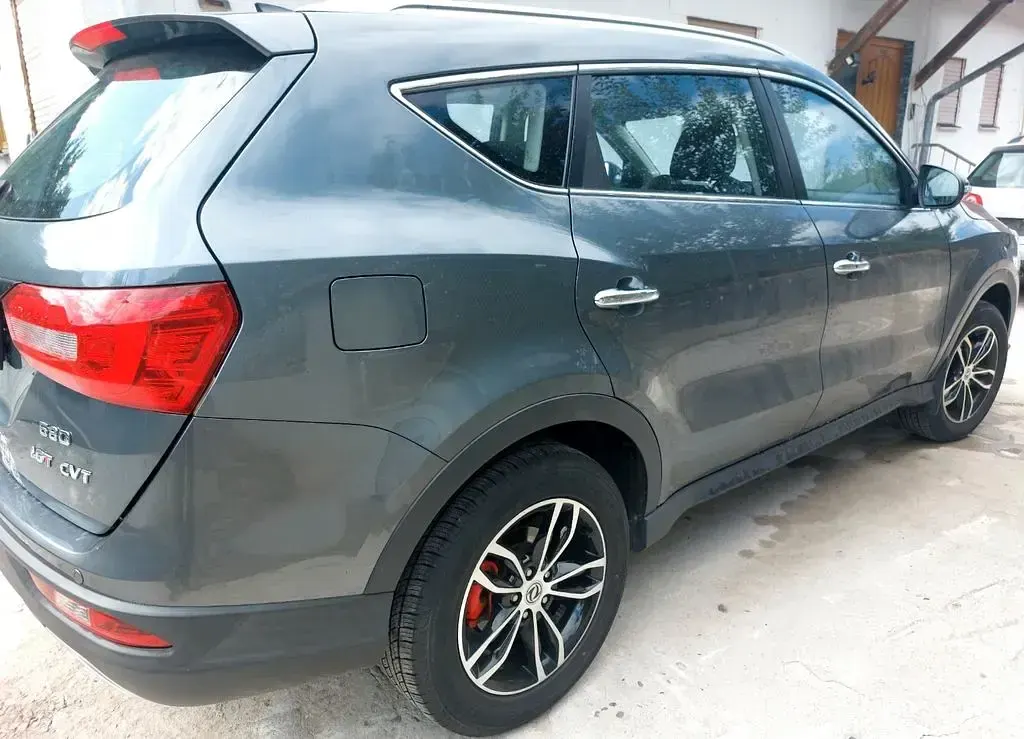 Gebraucht DFSK Fengon 145 PS (106 kW) 2022 Grau SUV