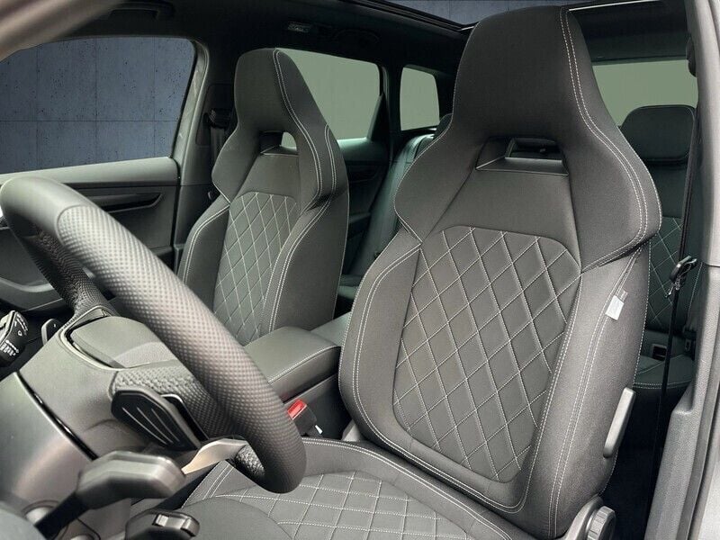 Gebraucht Skoda Karoq SportLine 190 PS (139 kW) 2024 Grau SUV