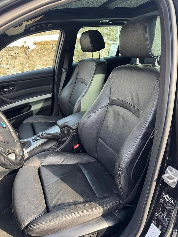 Gebraucht BMW 330 245 PS (180 kW) 2011 Schwarz Kombi