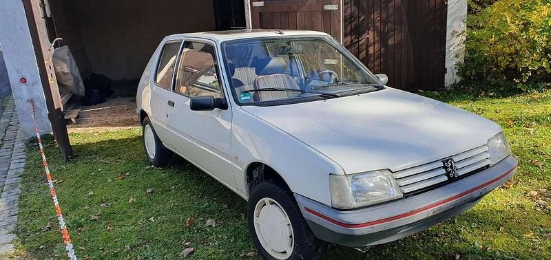 Gebraucht Peugeot 205 60 PS (44 kW) 1991 Weiß Limousine