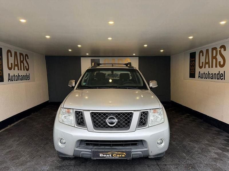 Gebraucht Nissan Navara Platinum 190 PS (139 kW) 2012 Silber Abholung