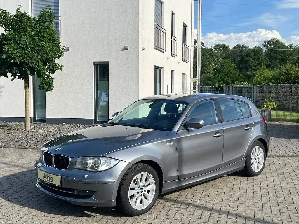 Gebraucht BMW 116 122 PS (89 kW) 2011 Grau Kleinwagen