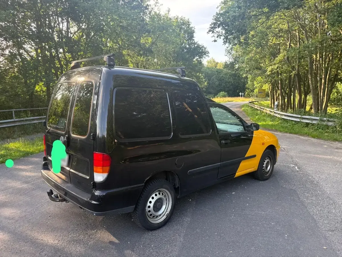 Gebraucht VW Caddy 68 PS (50 kW) 2001 Schwarz Van / Kleinbus