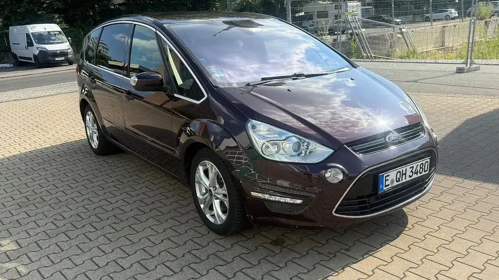 Gebraucht Ford S-MAX Titanium S 140 PS (102 kW) 2011 Rot Van / Kleinbus