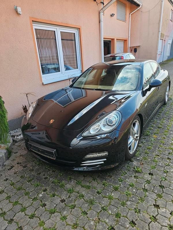 Gebraucht Porsche Panamera 4S 400 PS (294 kW) 2012 Schwarz Limousine