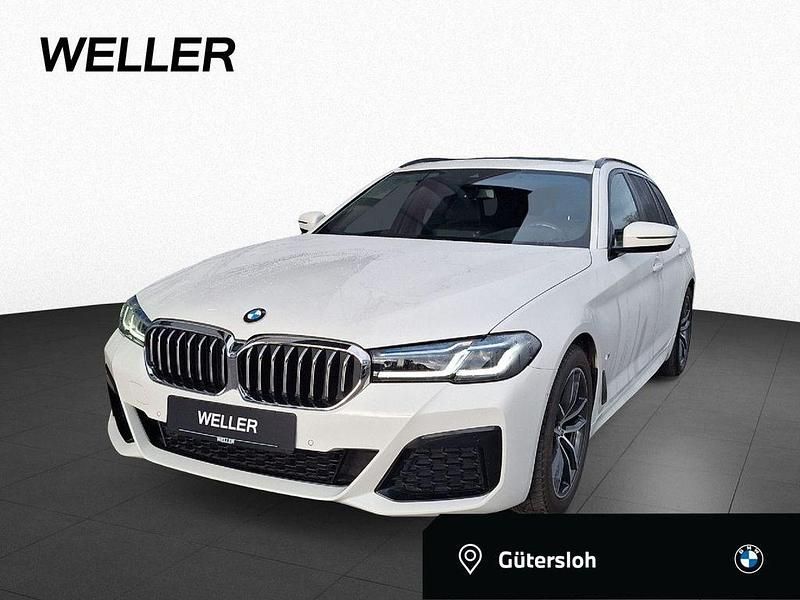 Alpinweiss iii (weiß) Gebraucht 2020 BMW 520 M Sport Kombi | 31.850 € (Etwas zu teuer) - Bild 1/4