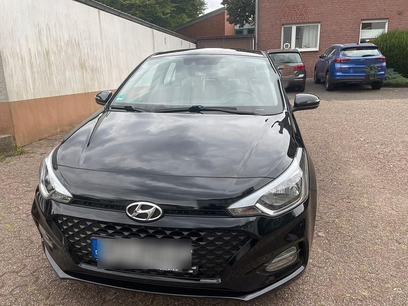Schwarz Gebraucht 2018 Hyundai i20 Active Kleinwagen | 9.000 € (Guter Preis) - Bild 1/4