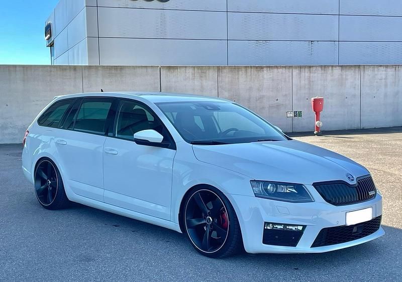 Gebraucht Skoda Octavia RS 184 PS (135 kW) 2016 Weiß Kleinwagen