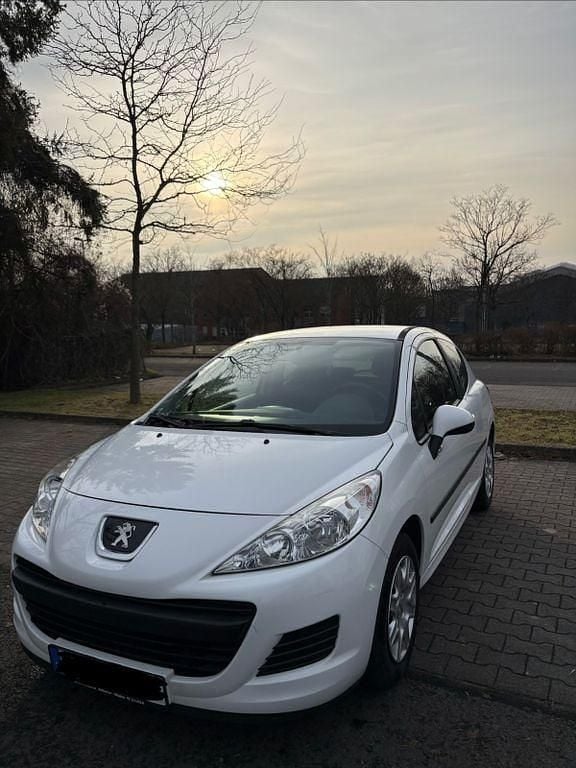 Schwarz Gebraucht 2010 Peugeot 207 Tendance Limousine | 3.100 € (Fairer Preis) - Bild 1/4