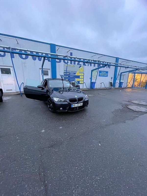 Gebraucht BMW 320 170 PS (125 kW) 2009 Schwarz Coupé