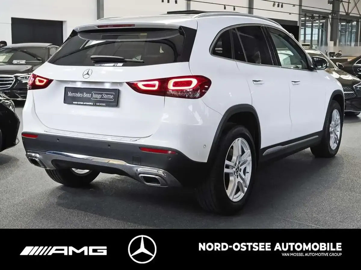 Gebraucht Mercedes GLA220 Progressive 190 PS (139 kW) 2022 Unilack polarweiß SUV