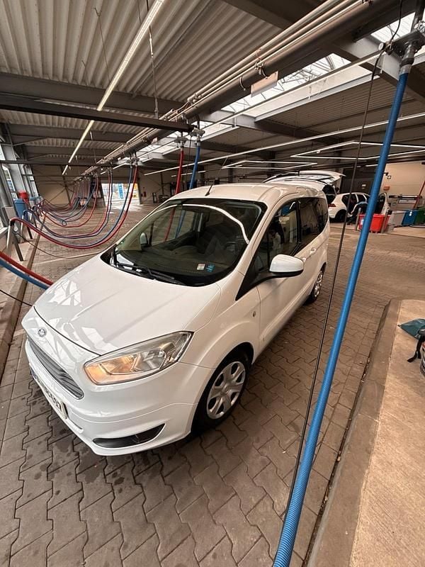 Weiß Gebraucht 2014 Ford Tourneo Courier Van / Kleinbus | 5.100 € - Bild 1/4