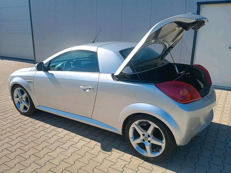 Gebraucht Opel Tigra 90 PS (66 kW) 2008 Silber Cabrio