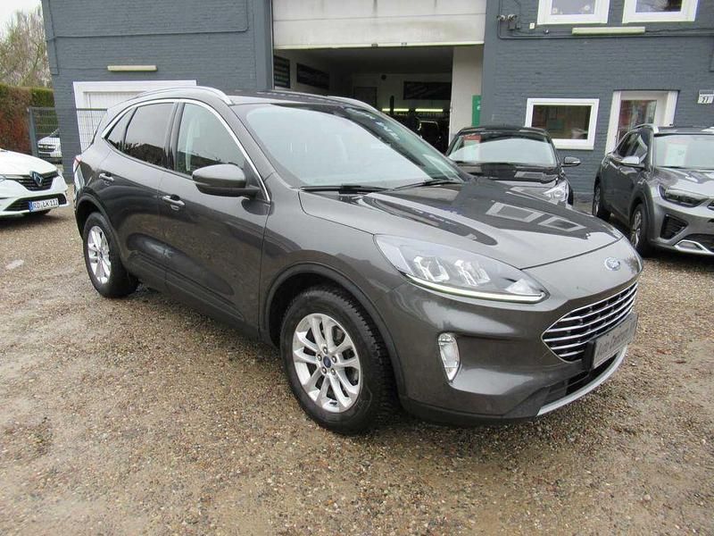 Gebraucht Ford Kuga Titanium 150 PS (110 kW) 2020 Grau SUV