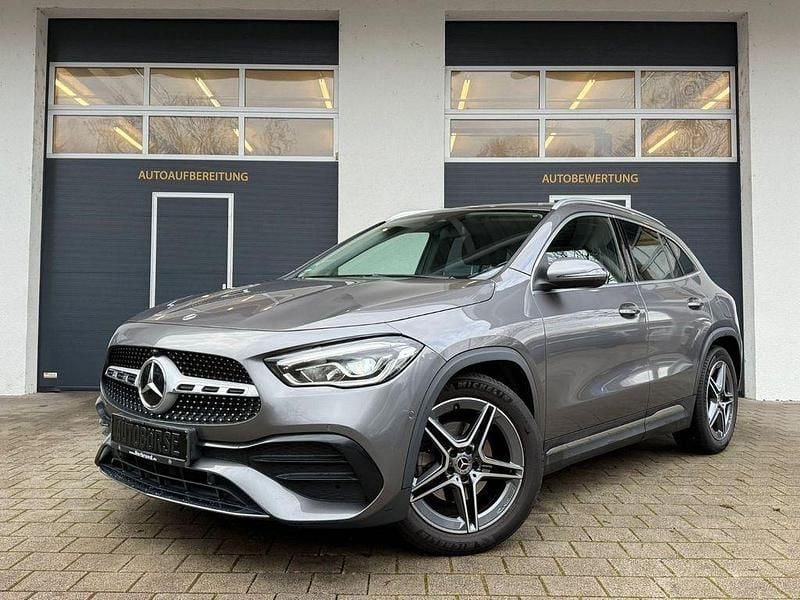 Gebraucht Mercedes GLA200 AMG line 163 PS (119 kW) 2022 Grau SUV