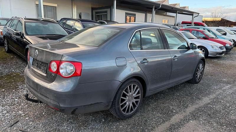 Gebraucht VW Jetta Comfortline 116 PS (85 kW) 2007 Grau Limousine