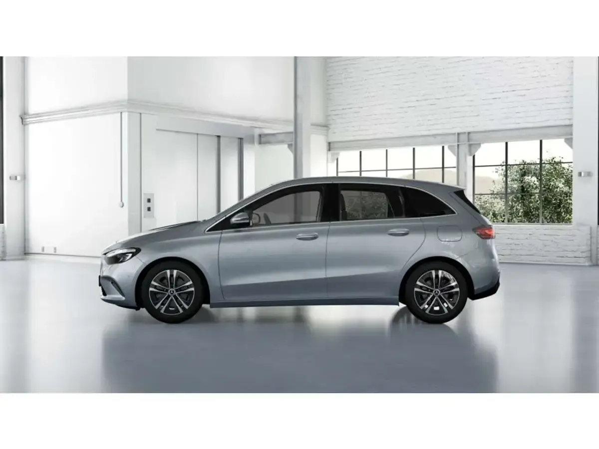 Second-hand Mercedes B180 Progressive 136 CP (100 kW) 2025 Argintiu Monovolum