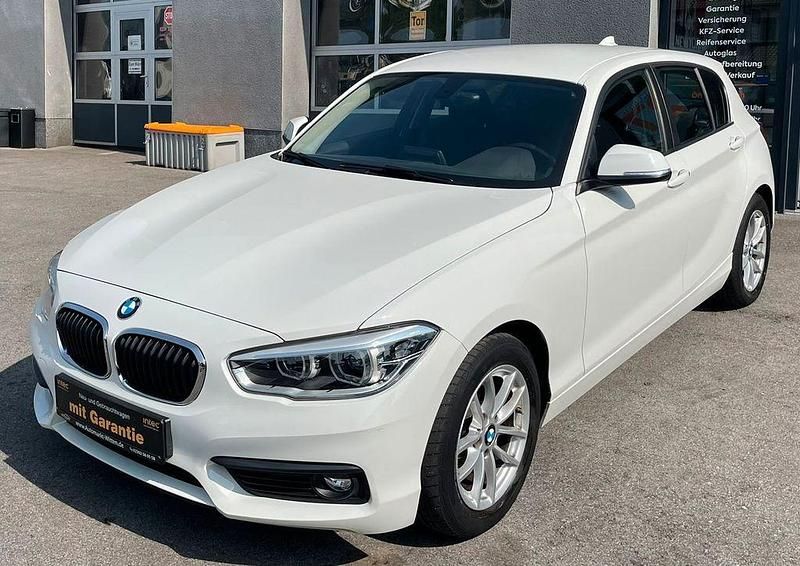 Weiß Gebraucht 2017 BMW 118 Advantage Kleinwagen | 15.490 € (Fairer Preis) - Bild 1/4