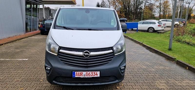 Weiß Gebraucht 2015 Opel Vivaro Van | 10.500 € (Guter Preis) - Bild 1/4