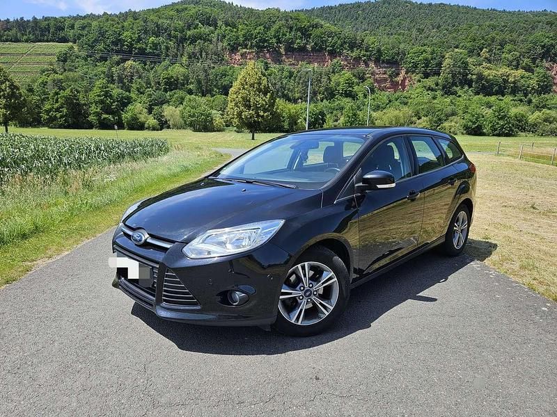 Schwarz Gebraucht 2014 Ford Focus SYNC Edition Kombi | 4.800 € (Fairer Preis) - Bild 1/4
