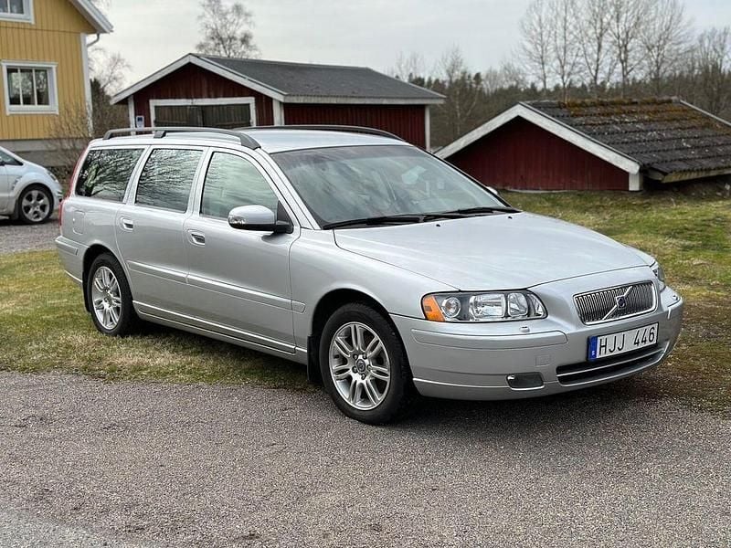 Grau Gebraucht 2007 Volvo V70 Standard Kombi | 3.500 € (Superpreis) - Bild 1/4