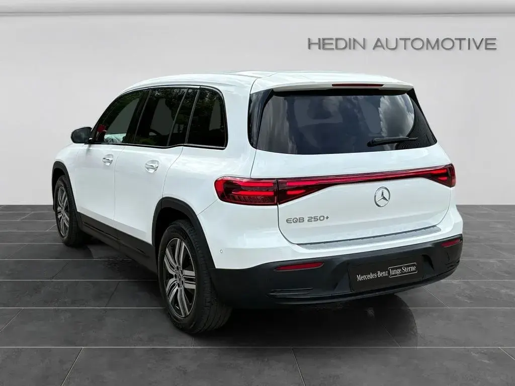 Gebraucht Mercedes EQB250+ Night 139 kW (190 PS) 2025 Weiß SUV