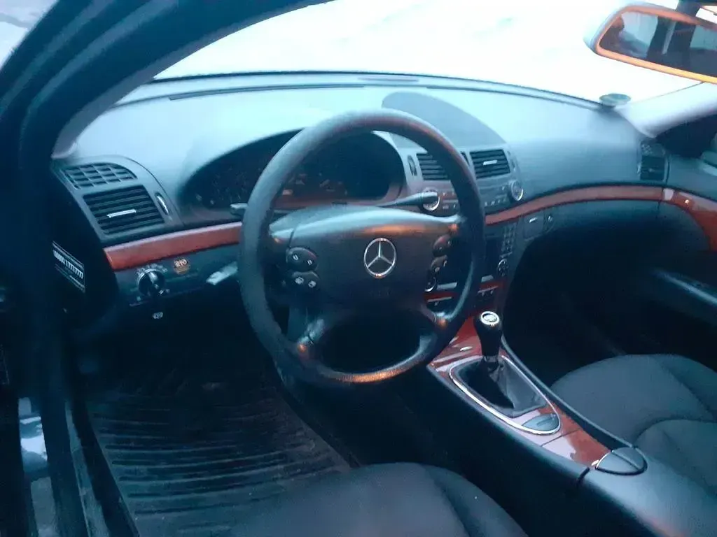 Gebraucht Mercedes E220 Elegance 170 PS (125 kW) 2008 Grau Limousine
