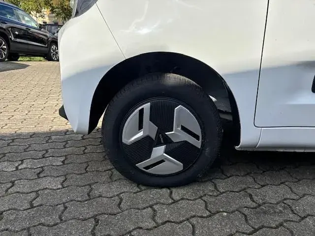 Gebraucht BAW Pony 13 kW (18 PS) 2025 Weiß / dach schwarz Kleinwagen