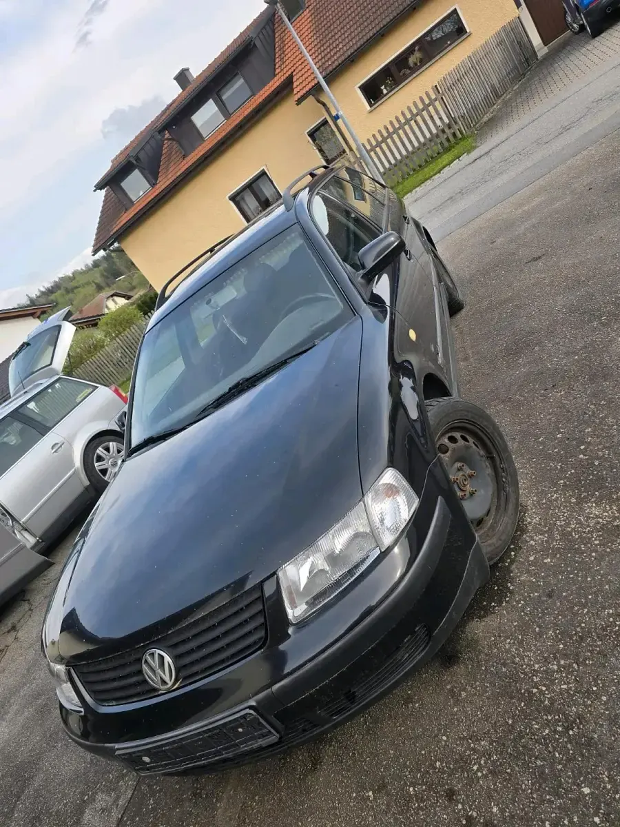 Gebraucht VW Passat 112 PS (82 kW) 1999 Schwarz Kombi