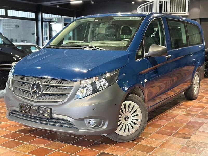 Stahblau mb 5389 Gebraucht 2023 Mercedes Vito Van / Kleinbus | 37.950 € (Teuer) - Bild 1/4