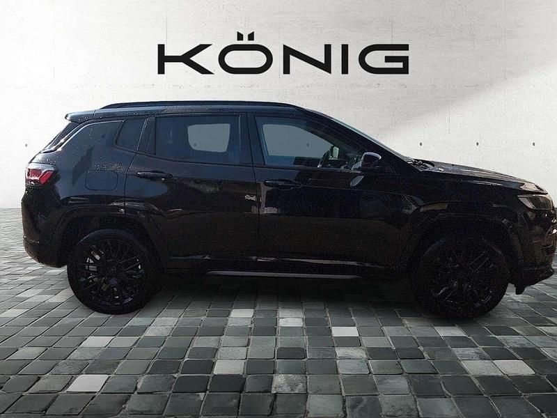Second-hand Jeep Compass 131 CP (96 kW) 2024 Negru SUV