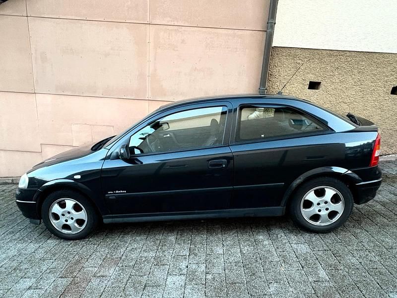 Gebraucht Opel Astra Edition 75 PS (55 kW) 2000 Schwarz Coupé