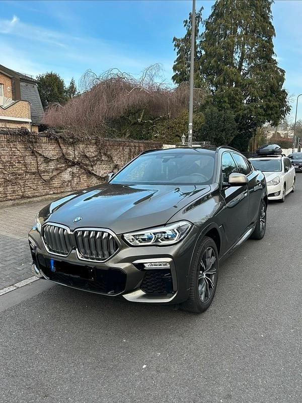 Grün Gebraucht 2020 BMW X6 M50 Efficient Dynamics SUV | 55.000 € (Guter Preis) - Bild 1/4