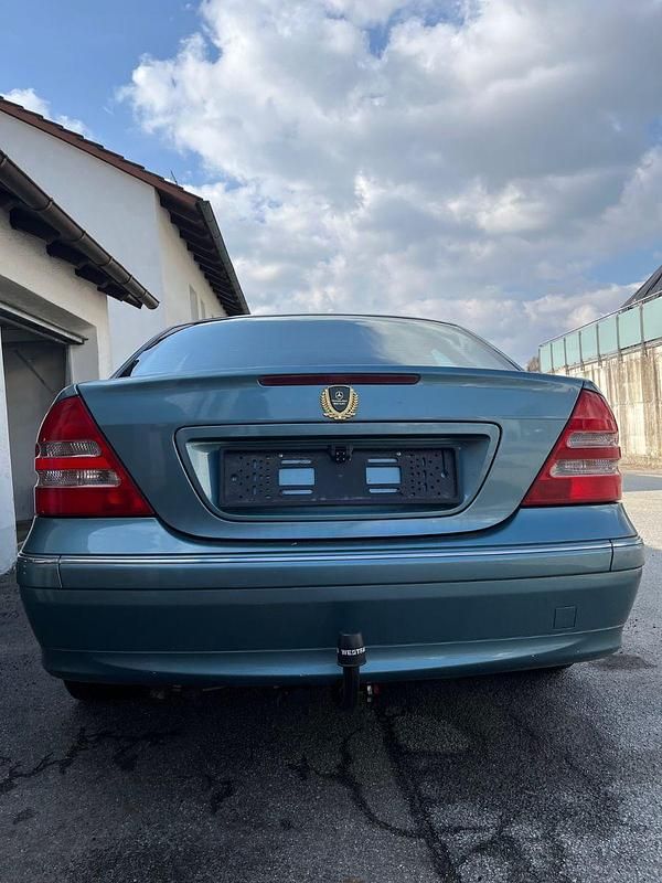 Gebraucht Mercedes 230 170 PS (125 kW) 2003 Grün Limousine