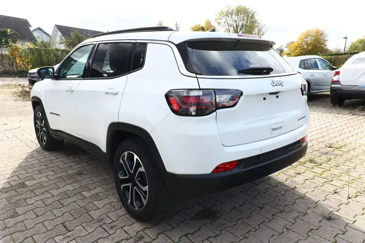 Gebraucht Jeep Compass Limited 131 PS (96 kW) 2022 Alpine white SUV